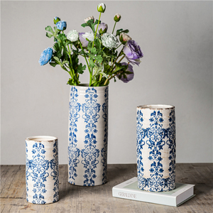Vente en gros vase à ornement artisanal en porcelaine bourgeon trompette décoration de table pour bureau et maison grands vases à fleurs en céramique - Product Image 1