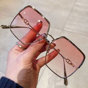 Gafas de Sol Cuadradas Extra Grandes con Marco Grande y Degradado para Mujer, Estilo Vintage 2022 - Product Image 1