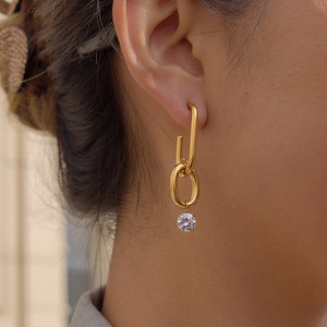 Pendientes colgantes geométricos de acero inoxidable con circonita y engaste de garra para uso diario - Product Image 4