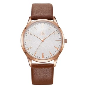 Montre à quartz imperméable de style couple, cadran argenté minimaliste, chiffres arabes, bracelet en cuir noir, montre décontractée pour homme et femme - Product Image 4