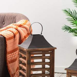 Soporte de linterna de madera rústica Diseño elegante con asa de transporte fácil para decoración interior Ambiente de jardín e iluminación navideña - Product Image 3