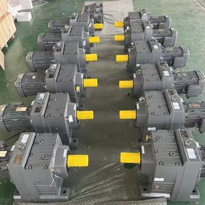 Reductor de Engranajes Helicoidales de Hierro Fundido Serie <span class=keywords><strong>R</strong></span> de China, Alto Torque, Bajo Ruido, Estándar IEC, Adaptador de Motor ODM R107/R137/R147 20 HP - Product Image 3