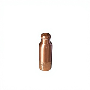 Bouteille d'eau en métal martelé avec couvercle hermétique, 100 % cuivre, revêtement anti-corrosion, écologique, compatible lave-vaisselle, résistante à l'eau bouillante - Product Image 2