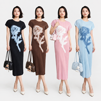 Robe midi plissée pour femme, prête à être expédiée, imprimé floral rose rêveur, coupe ajustée, en crêpe, sans manches, infroissable, taille unique, pour tous les jours