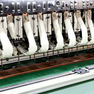 เครื่องเชื่อมจุดอัตโนมัติ CNC แบบลมสำหรับงานผลิตแผงชั้นวางตู้ - Product Image 1