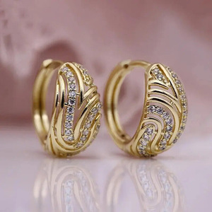 Orecchini a polsino geometrici traforati da donna con motivo totem, accessori per l'orecchio per uso quotidiano - Product Image 5