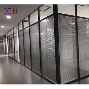 Cloison acoustique mobile pliante en verre, portes en alliage d'aluminium, intérieur moderne pour les centres de conférence, les écoles - Product Image 1