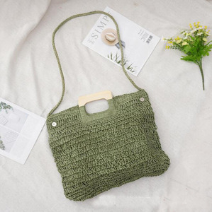 Sac fourre-tout rectangulaire en paille tressée avec poignée en bois, style vintage, panier de rangement étanche pour l'organisation de la maison et la plage - Product Image 5