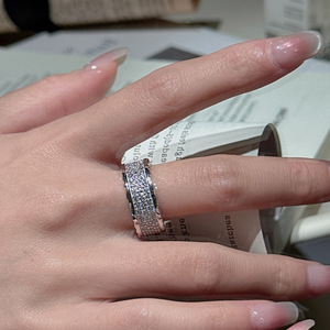 แหวนเงินแท้ S925 ประดับเพชรซิคอน ดีไซน์เฉพาะตัว สไตล์วินเทจ หรูหราเบาๆ แบบเปิดกว้าง ฝังเพชรแบบ Eternity - Product Image 2