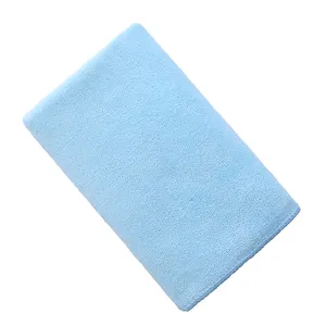La serviette en microfibre de haute qualité est douce et non irritante le logo peut être ajouté une serviette en microfibre