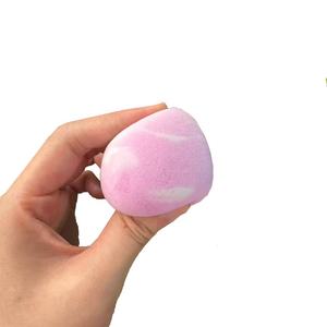 Éponges à changement de couleur violette en forme de goutte Cosmétiques éponges de <span class=keywords><strong>maquillage</strong></span> personnalisées magiques à changement de température - Product Image 5