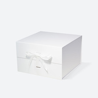 Boîte cadeau magnétique carrée A5 en carton blanc profond avec ruban, emballage de luxe pour vêtements pour hommes, emballage personnalisé pour cadeaux