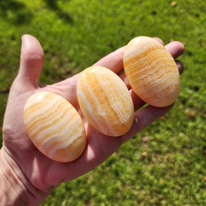 หินแคลไซต์สีเหลืองคุณภาพสูงจากธรรมชาติ ขายส่งจำนวนมาก สำหรับการบำบัดและทำสมาธิ - Product Image 4