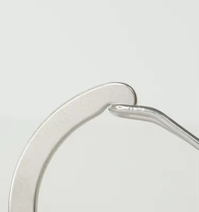 Mosquetón Portátil de Aleación de Titanio Plateado de Alta Calidad, Resistente a la Corrosión, Personalizable para Senderismo y Actividades al Aire Libre - Product Image 5