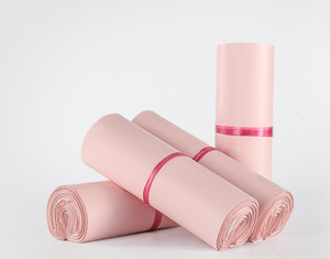 Sacchetti per corriere <span class=keywords><strong>nero</strong></span> rosa <span class=keywords><strong>logo</strong></span> personalizzato stampato express vestiti riciclati spedizione poly mailer mailing polymailer bag - Product Image 2