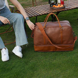 Sac de voyage élégant en cuir végétalien pour homme, sac de week-end, sac à dos, sac de randonnée, sac de voyage pour une nuit, convertible en 3 modes - Product Image 5