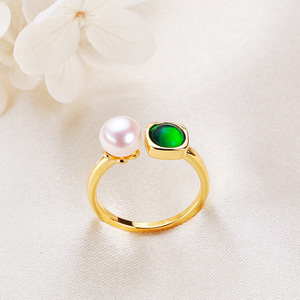 Anillo de Perlas Redondas Blancas de 6mm al por Mayor, Anillo de Moda de Cobre Chapado en Oro de Zhuji, Selección de Joyería al por Mayor para Transmisión en Vivo - Product Image 1