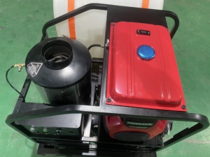 Hidrolavadora <span class=keywords><strong>de</strong></span> Agua Caliente con Motor <span class=keywords><strong>de</strong></span> Gasolina <span class=keywords><strong>de</strong></span> 5000 PSI, Montada sobre Plataforma con Tanque <span class=keywords><strong>de</strong></span> 650L - Product Image 2