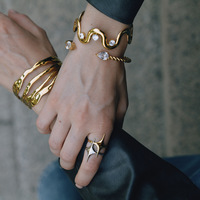 Nouveau design : Breloque Cœur Zircon Plaqué Or 18K en Acier Inoxydable Poli Miroir, Motif Vague Torsadée Superposée, pour Bracelet – Idéal pour les Amoureux