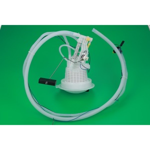 Ensemble de filtre à carburant pour Chrysler C300 avec tube de ramassage, taille standard, numéro de pièce de rechange YTQL1006C - Product Image 1