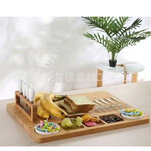 Tabla de cortar de bambú de 43x33x2cm con soporte para cuchillos y tenedores para servir queso, fruta, pizza y carne. - Product Image 4