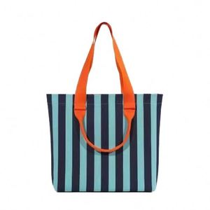 กระเป๋าโท้ทดีไซน์เนอร์หนังแท้สำหรับผู้หญิง พร้อมตัวล็อคสองอันและสายสะพายกว้าง - Product Image 1