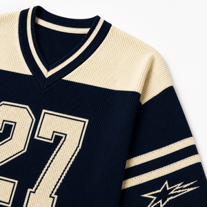 Pull en tricot style jersey rétro marine, rayé, sportif, vintage, mode universitaire - Product Image 6