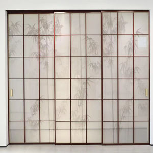 Puerta Corredera de Aluminio con Diseño de Rejilla Personalizada y Acabado de Madera para Renovación de Casas Clásicas - Product Image 1