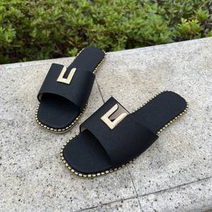 Pantoufles d'hiver en peau de mouton <span class=keywords><strong>les</strong></span> <span class=keywords><strong>plus</strong></span> chaudes pour femmes à la maison en peluche antidérapante en tricot polaire motif léopard avec nœud - Product Image 3