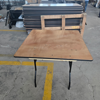 Table pliante carrée en contreplaqué 120*12cm pour fêtes et événements en extérieur