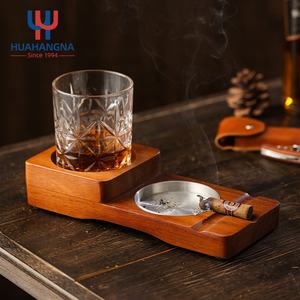 En stock Home Bar Cigar Rest Accessoires Set <span class=keywords><strong>Cadeau</strong></span> En Bois Cigare Cendrier Dessous De Verre Whisky Plateau Et Porte-Cigare pour Homme <span class=keywords><strong>Papa</strong></span> - Product Image 2
