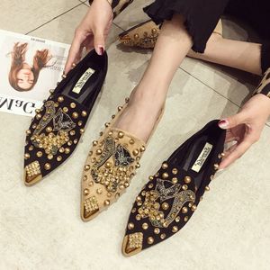 Remache tachonado comodidad suave zapatos planos zapatillas gamuza 2024 <span class=keywords><strong>mocasines</strong></span> de mujer - Product Image 1
