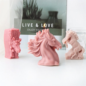 Molde de Silicona para Velas con Diseño de Caballo Saltando, Molde de Resina para Jabón con Diseño de Madre e <span class=keywords><strong>Hijo</strong></span> Caballero, Esculturas Decorativas para el Hogar y Manualidades - Product Image 4