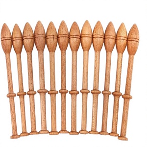 12 bobines en bois dur pour la couture à la main - Accessoires de couture portables et au design simple - Product Image 3