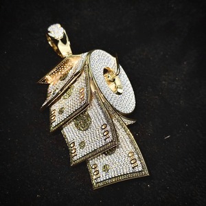 Pendentif Hip Hop en Moissanite de Qualité Export, Personnalisé, en Argent 925, Collier Iced Out, Bijoux de Luxe pour Rappeurs, Disponible à la Vente - Product Image 6