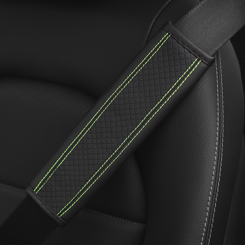 Fiber embossed shoulder pad black and green