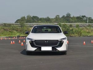 Nuevo Changan EZ6 en China, Auto Híbrido Eléctrico de Rango Extendido, Hatchback de 5 Puertas y 5 Asientos, EZ-6 - Product Image 2