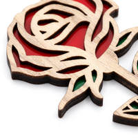 Ornement en contreplaqué personnalisé en forme de rose pour la fête des mères |   Support à fleurs découpé au laser avec plaque en forme de cœur |   Cadeau personnalisé pour maman