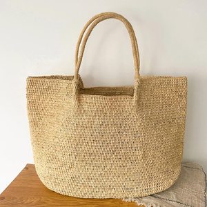 Bolso de Hombro de <span class=keywords><strong>Rafia</strong></span> Tejida a Mano de Alta Gama 2026; Bolso Tote de Gran Capacidad para Vacaciones en la Playa para Mujer - Product Image 1