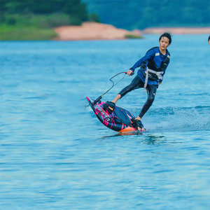 Planche de surf motorisée hydrofoil personnalisée 110cc à essence entièrement en carbone pour les sports nautiques - Product Image 4