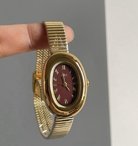 Женские кварцевые часы из красной стали - Product Image 2
