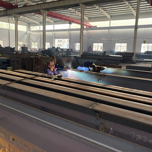 Entrepôt préfabriqué en métal de qualité supérieure Structure en acier Grange Maison préfabriquée pliable - Product Image 1