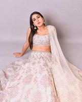 Lehenga moderne de haute qualité en georgette avec décoration de perles et de sequins, longueur au sol, anti-rides, pour les occasions spéciales, exporté d'Inde