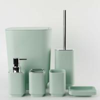 Ensemble d'accessoires de salle de bain 6 pièces en plastique écologique plaqué argent, style luxe léger et simple, comprenant poubelle et porte-brosse WC