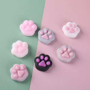 Juguete de Peluche con Forma de Pata de Gato, Adorable Juguete de Goma Suave para Aliviar el Estrés - Product Image 2