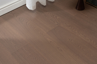 Parquet en frêne européen 15 mm avec revêtement UV, parfait pour les salons d'appartements modernes