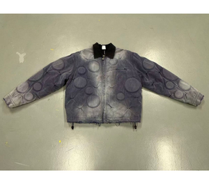 Chaqueta vaquera gris con lavado ácido estilo Y2K y recortes circulares, abrigo unisex de motociclista estilo streetwear, bordes desgastados y cuello negro - Product Image 1