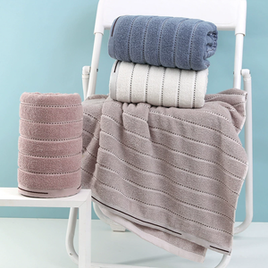 <span class=keywords><strong>Serviette</strong></span> en coton bon marché en gros d'usine absorbante douce <span class=keywords><strong>et</strong></span> confortable adaptée à la <span class=keywords><strong>serviette</strong></span> en coton <span class=keywords><strong>de</strong></span> lavage <span class=keywords><strong>de</strong></span> visage <span class=keywords><strong>de</strong></span> ménage - Product Image 5