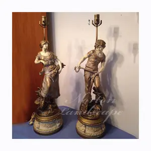 Diseño personalizado casa moderna decoración vida tamaño bronce fundido hombre y mujer estatua escultura lámpara