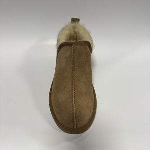 Mules d'hiver unisexes en peau de mouton douce double face avec semelle intérieure en peau de mouton et semelle extérieure en <span class=keywords><strong>mousse</strong></span> à mémoire de forme EVA pour une utilisation intérieure et extérieure - Product Image 4